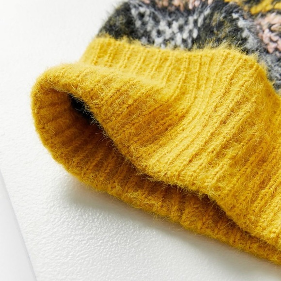Urban Outfitters Fair Isle Pompom Beanie NWT - Picture 4 of 7